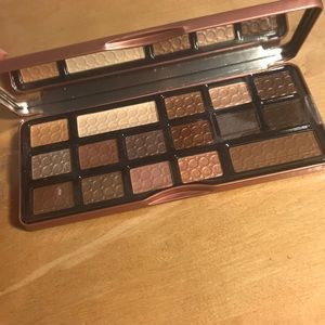CHICosmetique | Epic Nudes Eyeshadow Palette